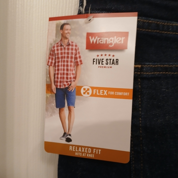 NWT Wrangler Flex Relaxed Fit Men's Shorts Size 46 Dark Wash - Picture 6 of 7